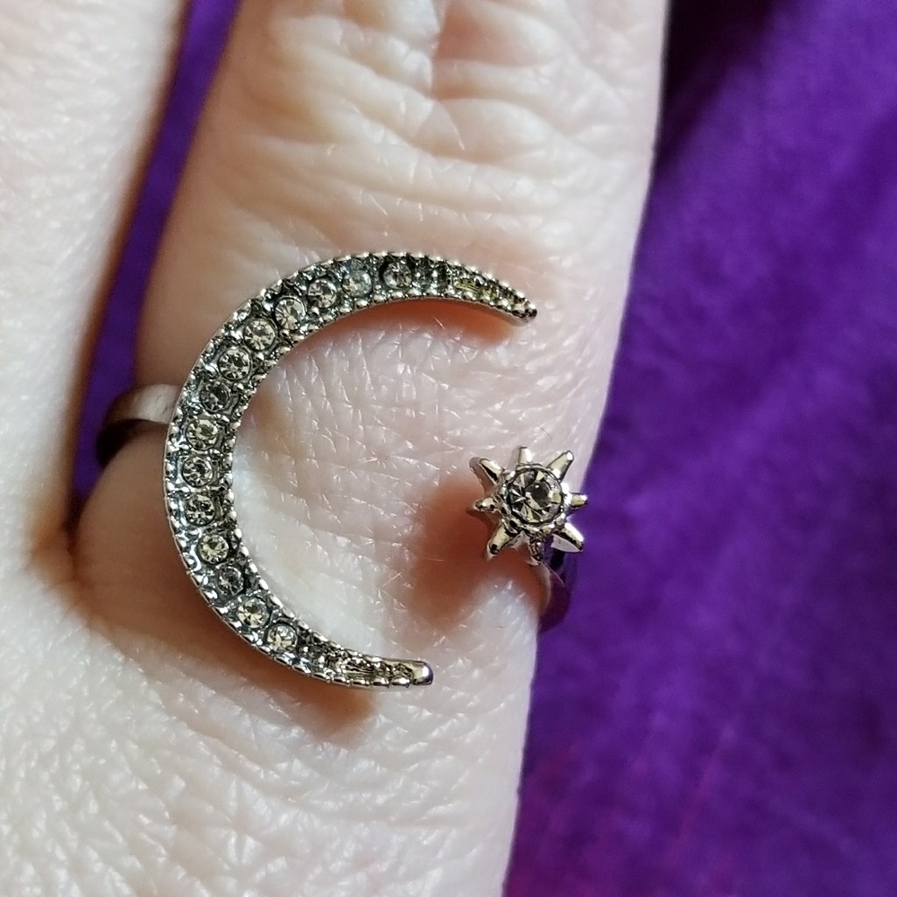 Relisted- rescent moon and star ring silver tone - Picture 4 of 6